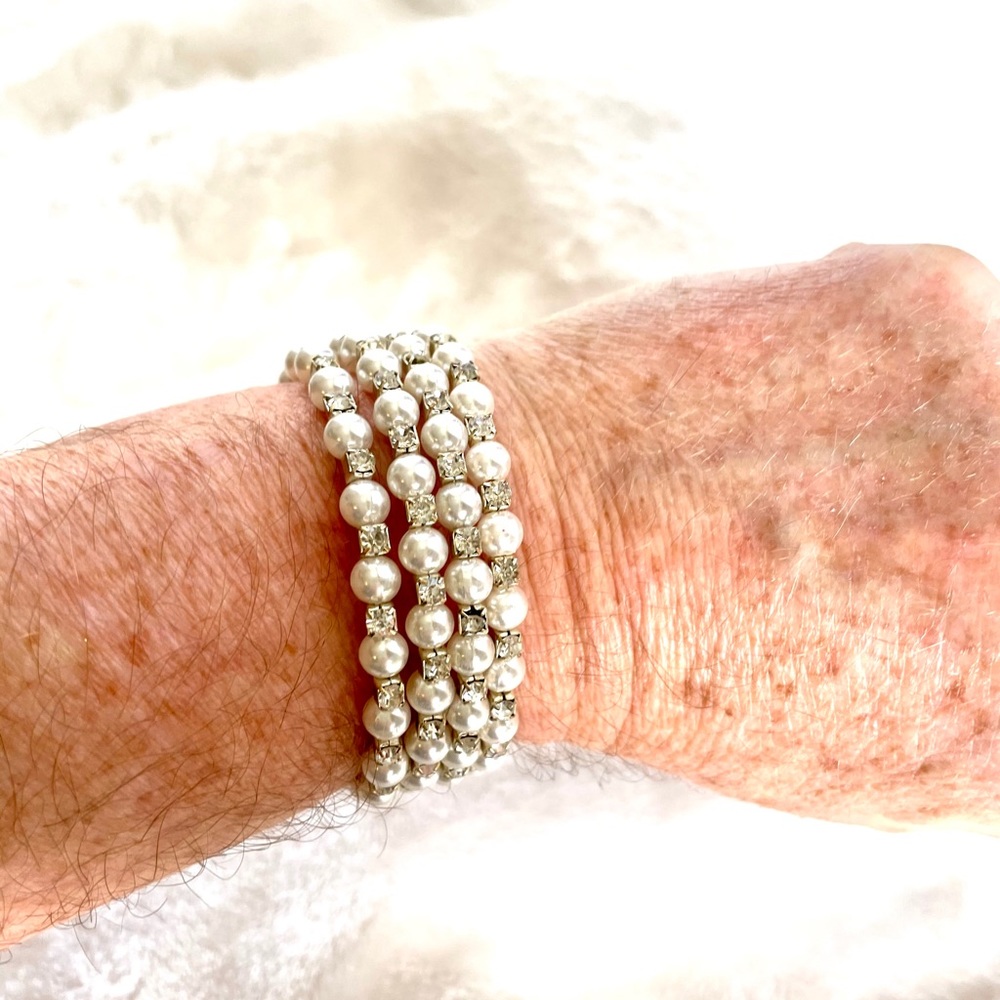 Memory Wire Pearl & Rhinestone Bracelet - Picture 5 of 6